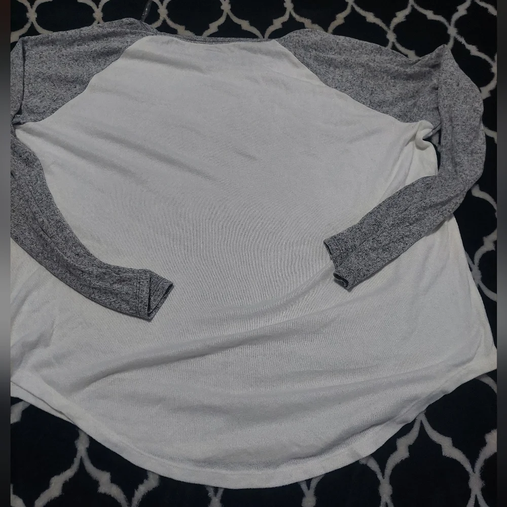 SO long sleeve top‎ XL